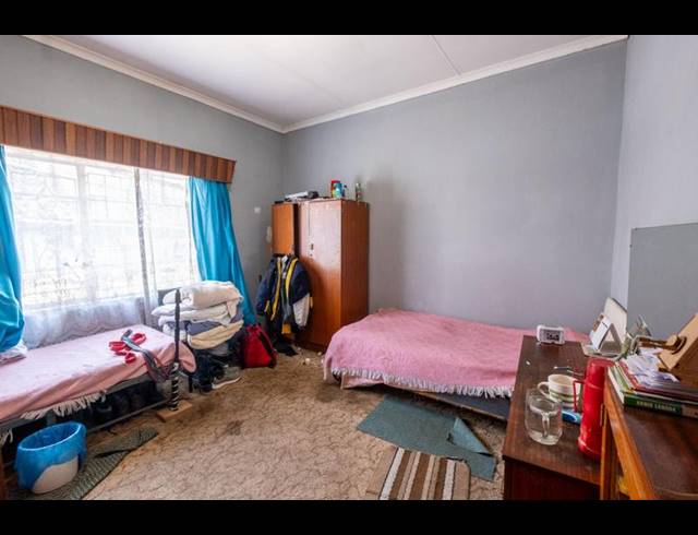 3 BEDROOM HOUSE FOR SALE IN BEZUIDENHOUT VALLEY